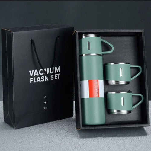 Personalized cattle Gift Set with 2 Mugs – Stainless Steel Travel Bottle & Cups in Premium Gift Box"